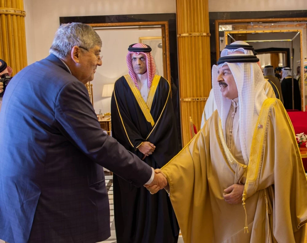 الملك المعظم يستقبل كبار المشاركين في "منتدى الملك حمد للعدالة"