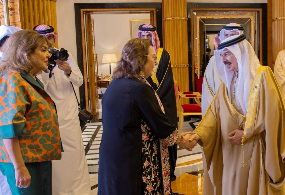 الملك المعظم يستقبل كبار المشاركين في "منتدى الملك حمد للعدالة"