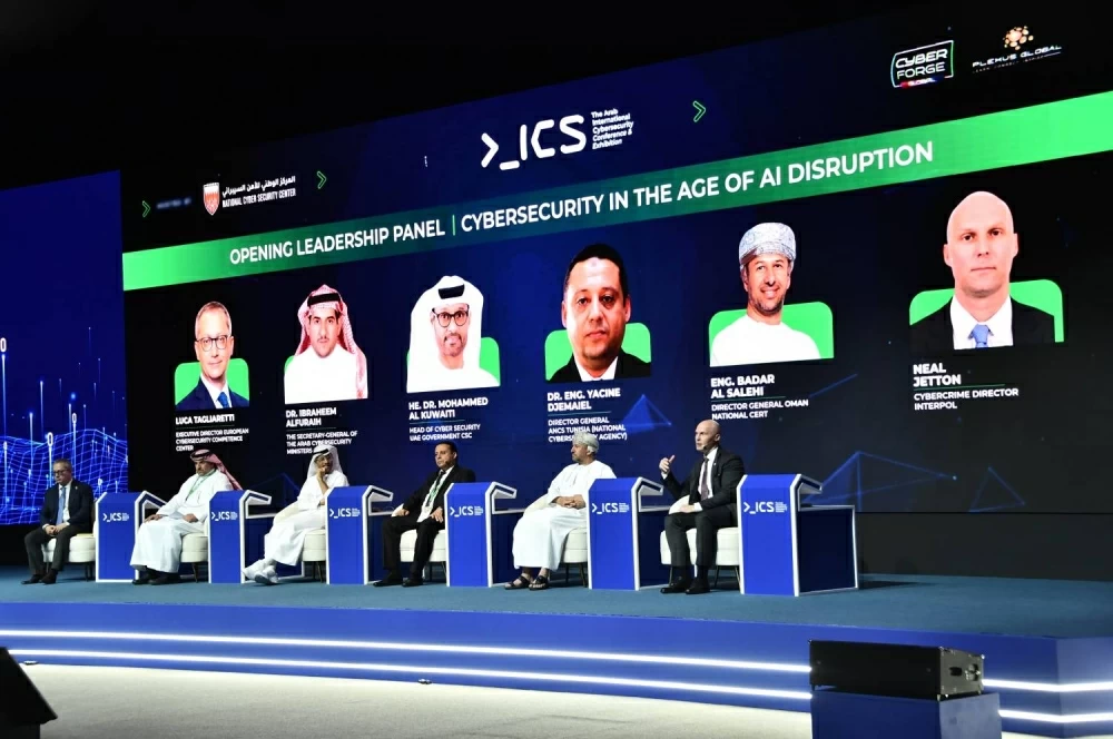 خبراء: التعاون وتبنّي الذكاء الاصطناعي الآمن من أجل حماية الفضاء الرقمي العربي