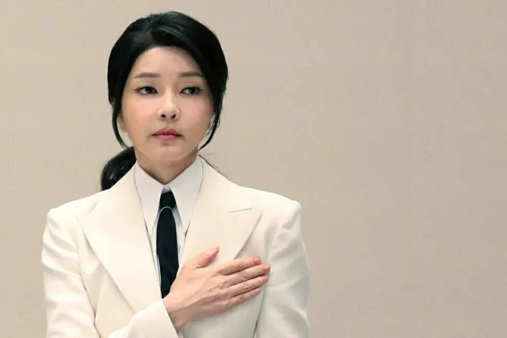 كوريا الجنوبية.. السيدة الأولى السابقة تعترف بتلقيها حقيبتي شانيل