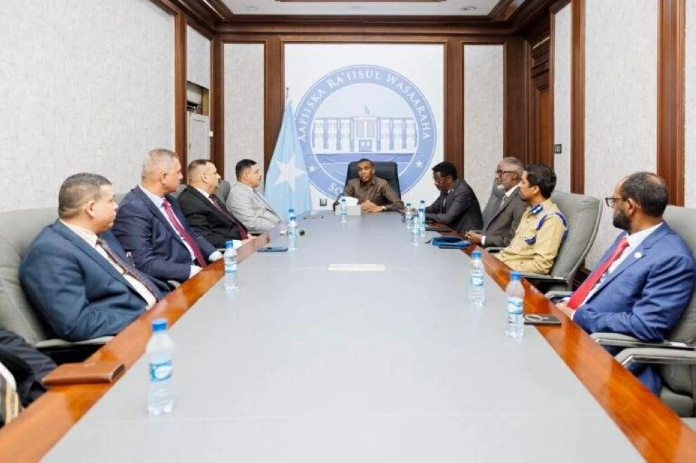 الصومال والعراق يبحثان سبل تعزيز التعاون في مجالات الأمن ومكافحة الإرهاب