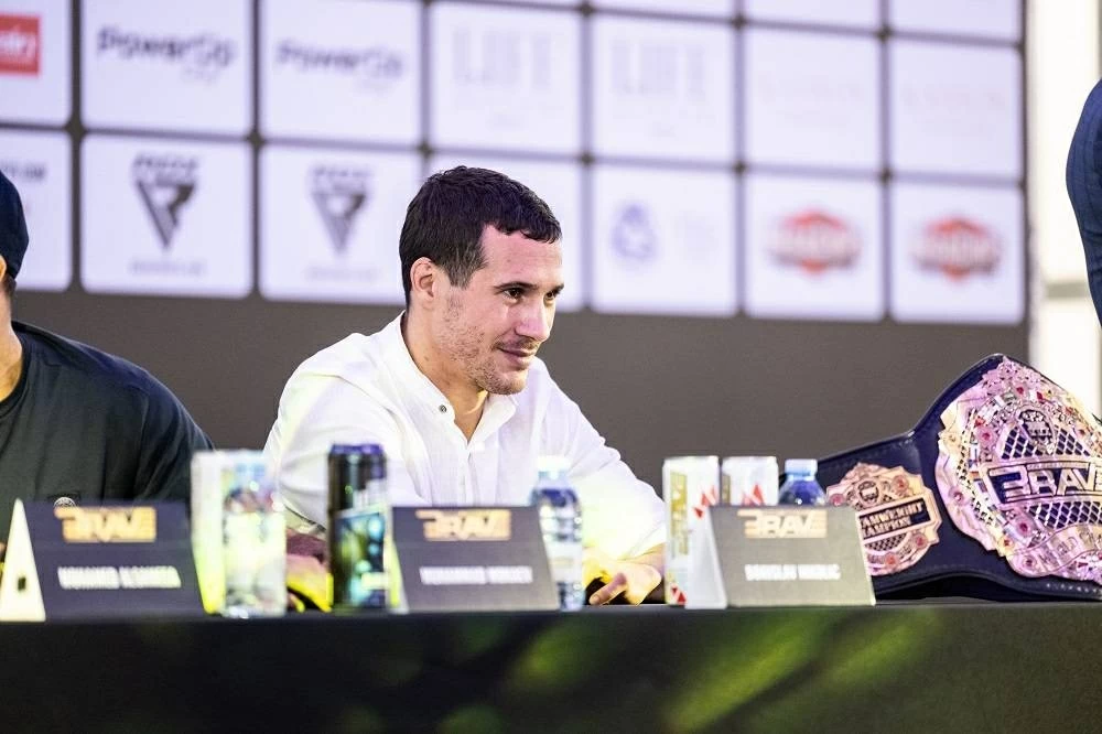 المؤتمر الصحافي لـ&laquo;BRAVE 100&raquo; يشعل الأجواء قبل النزالات المرتقبة