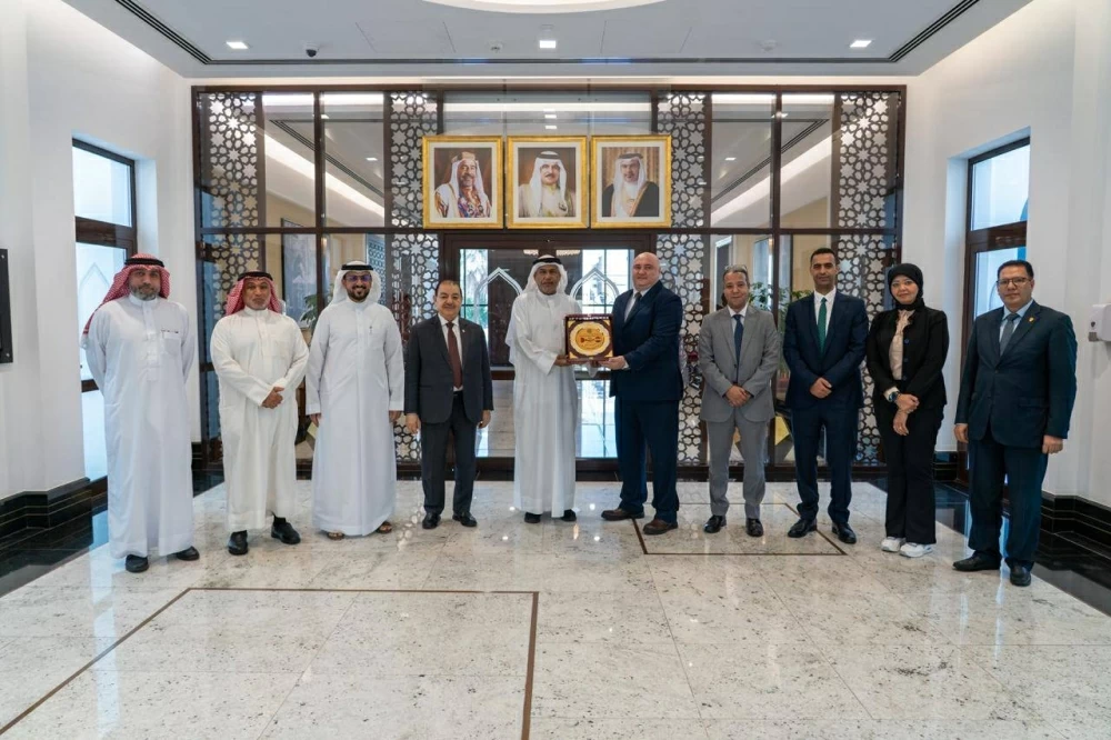 النائب قراطة: العمل النقابي في البحرين يحظى باهتمام ورعاية الملك