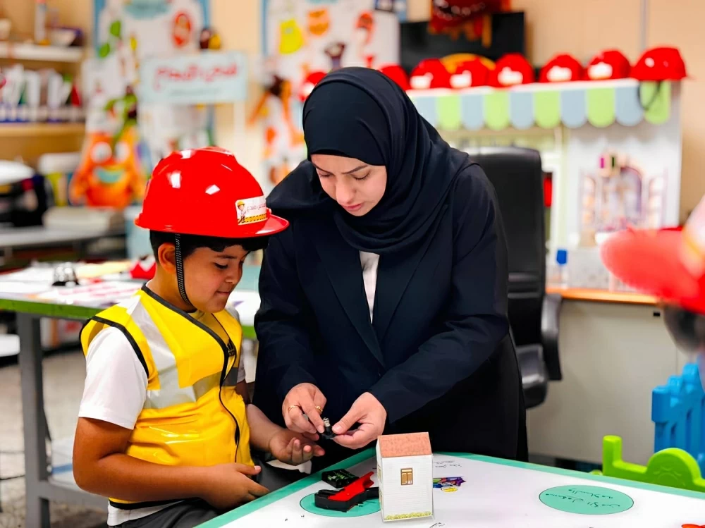 نادي الإبداع بـ "ابن طفيل الابتدائية" يدمج الفن والتقانة لصقل المواهب