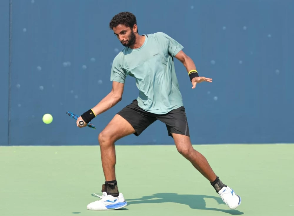 استكمال منافسات دور الـ32 لمسابقة الفردي ضمن منافسات بطولة المنامة المفتوحة للتنس