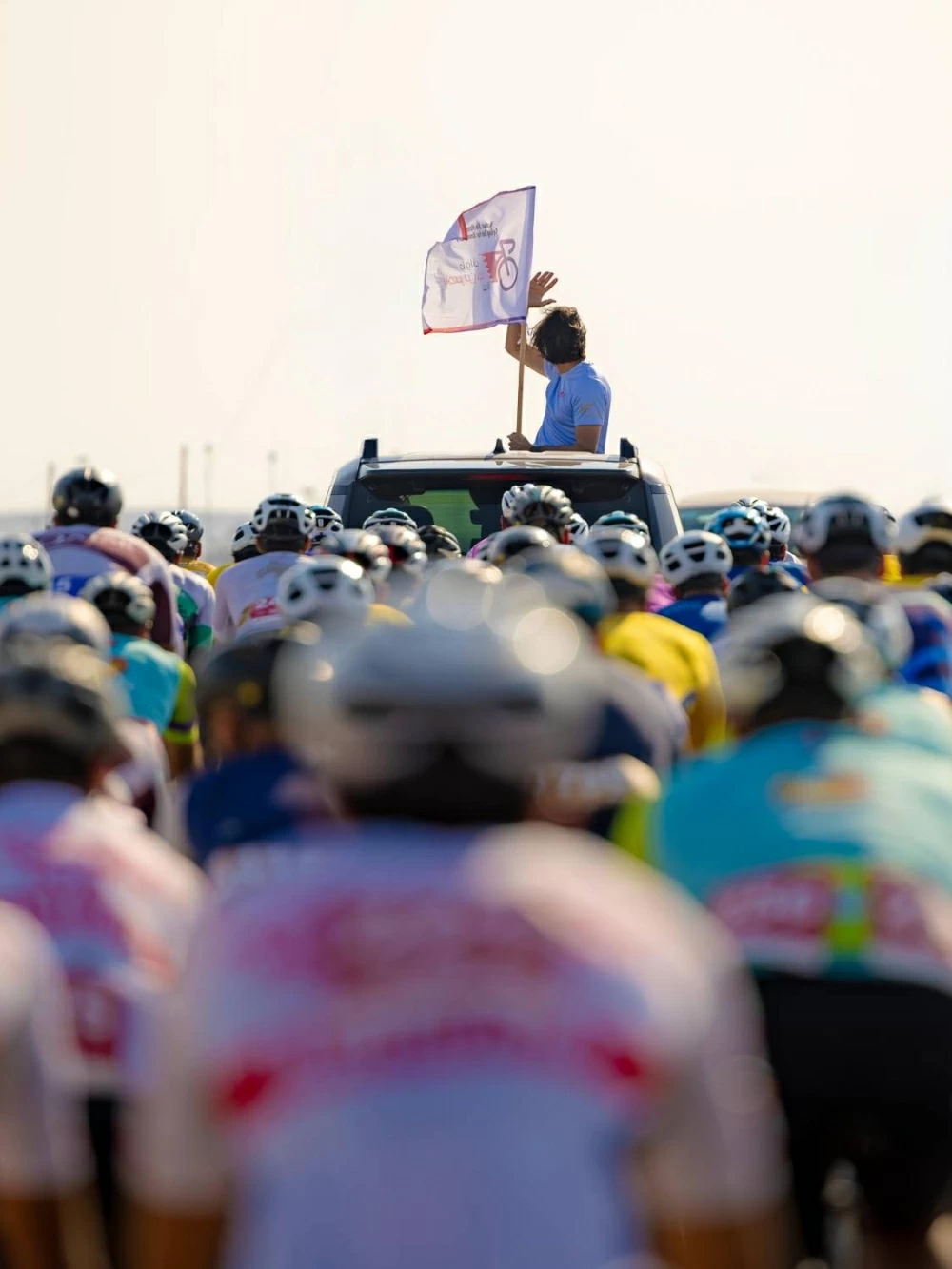 منافسة مثيرة في المرحلة الثانية من طواف ناصر بن حمد للدراجات الهوائية