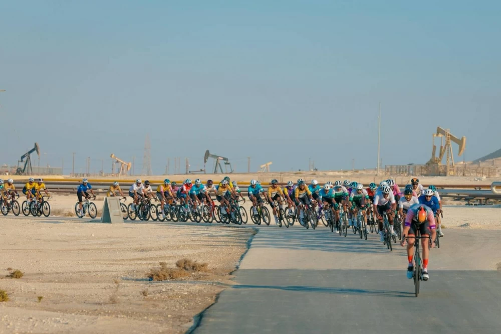 منافسة مثيرة في المرحلة الثانية من طواف ناصر بن حمد للدراجات الهوائية