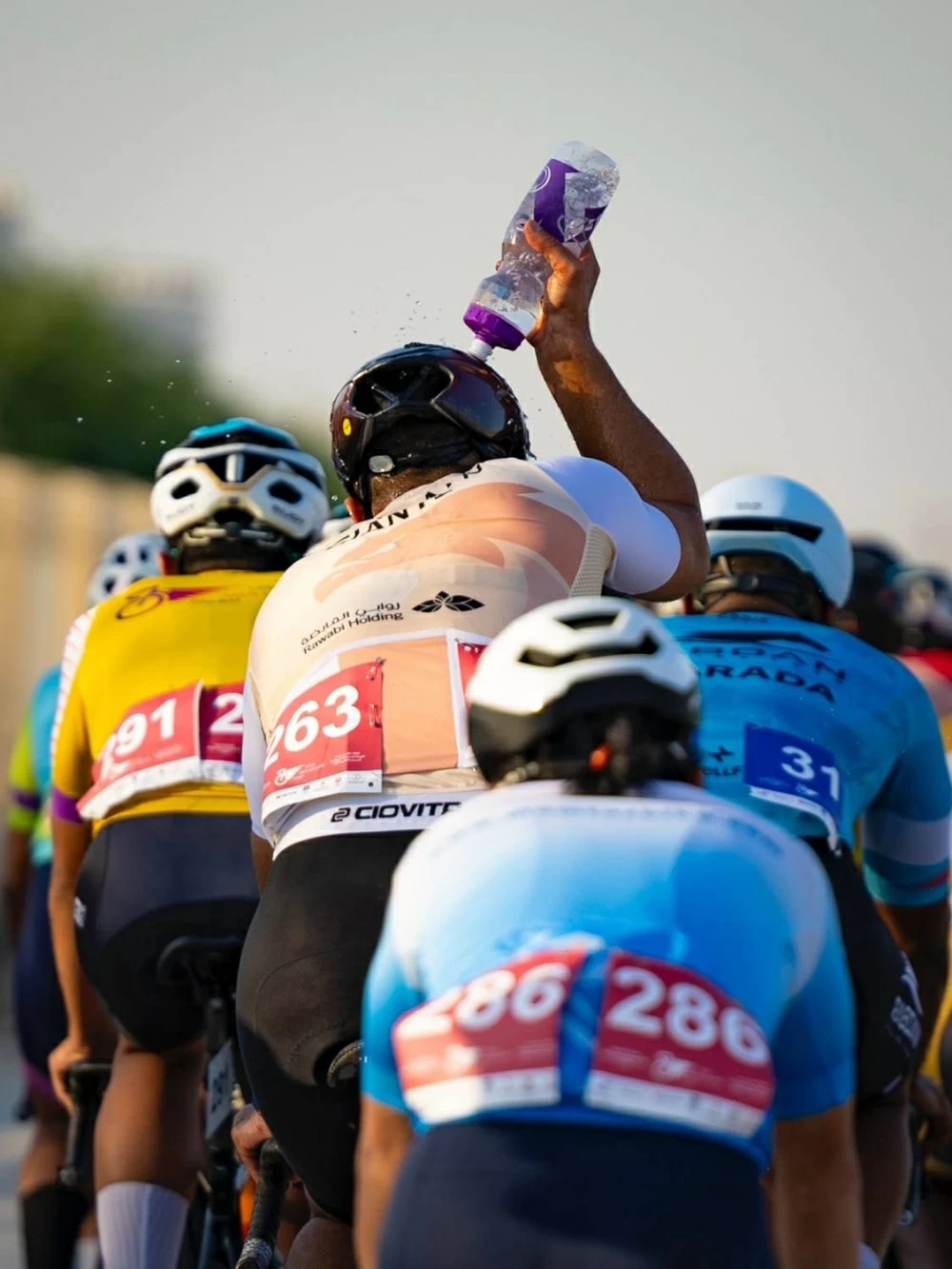 منافسة مثيرة في المرحلة الثانية من طواف ناصر بن حمد للدراجات الهوائية