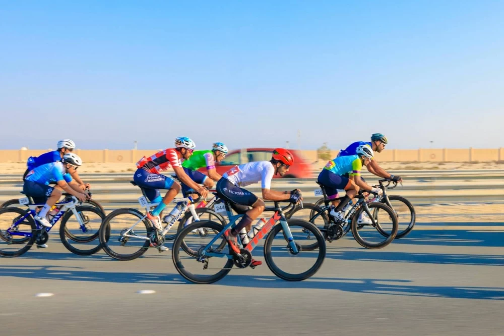 منافسة مثيرة في المرحلة الثانية من طواف ناصر بن حمد للدراجات الهوائية