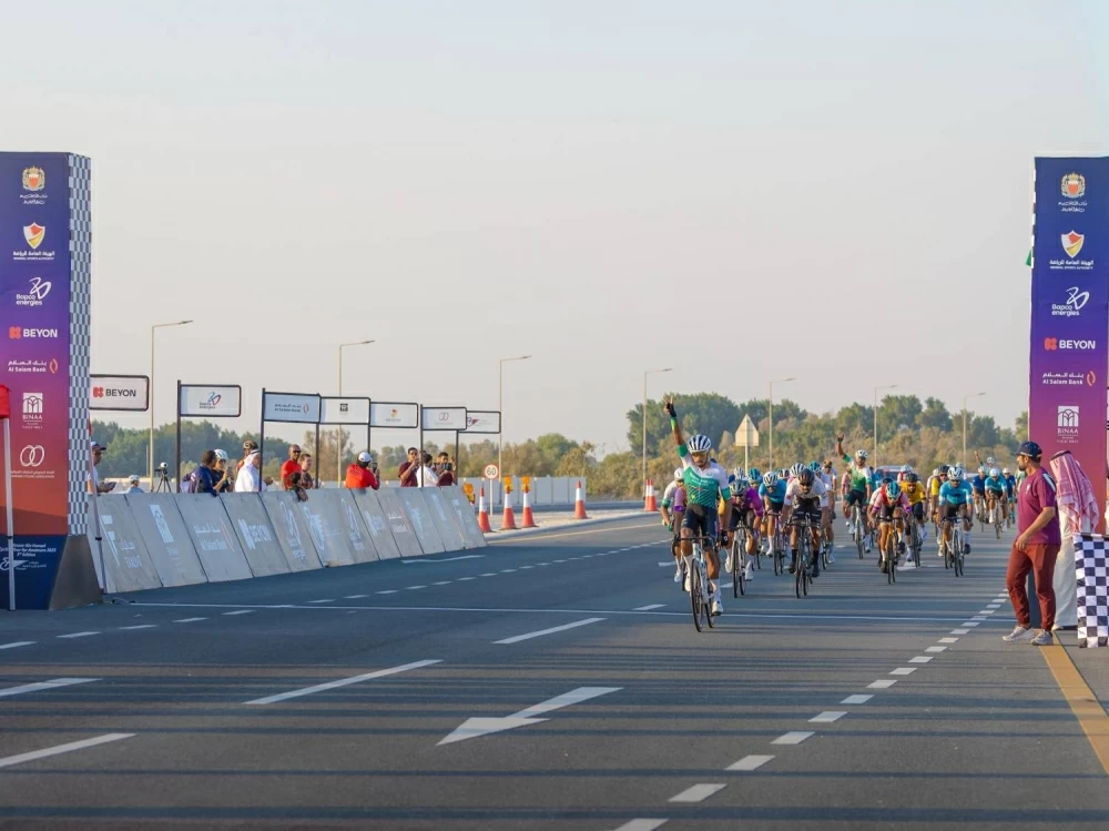 منافسة مثيرة في المرحلة الثانية من طواف ناصر بن حمد للدراجات الهوائية