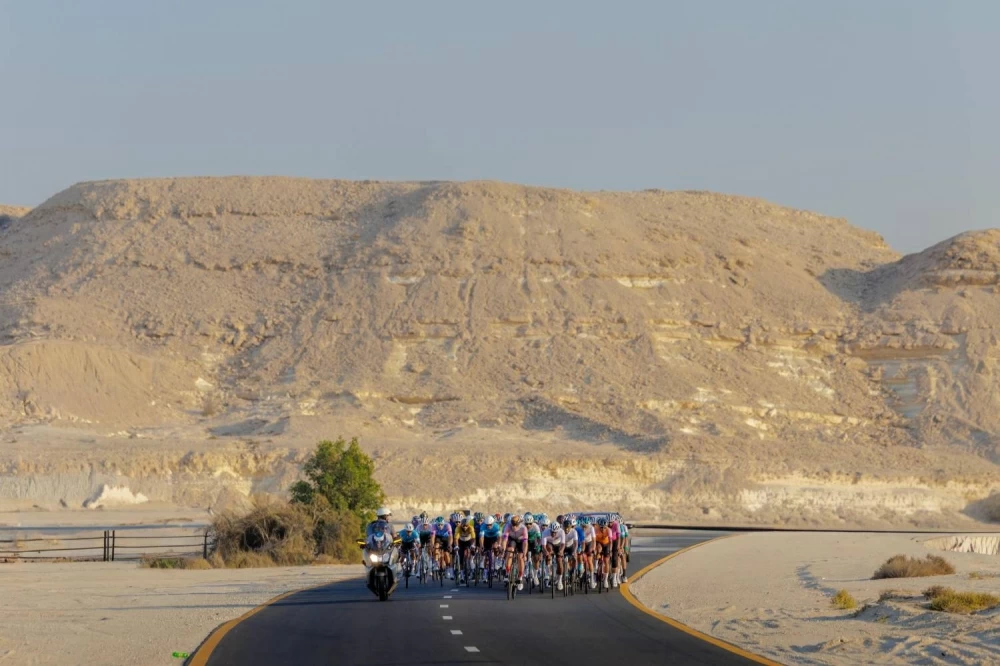 منافسة مثيرة في المرحلة الثانية من طواف ناصر بن حمد للدراجات الهوائية