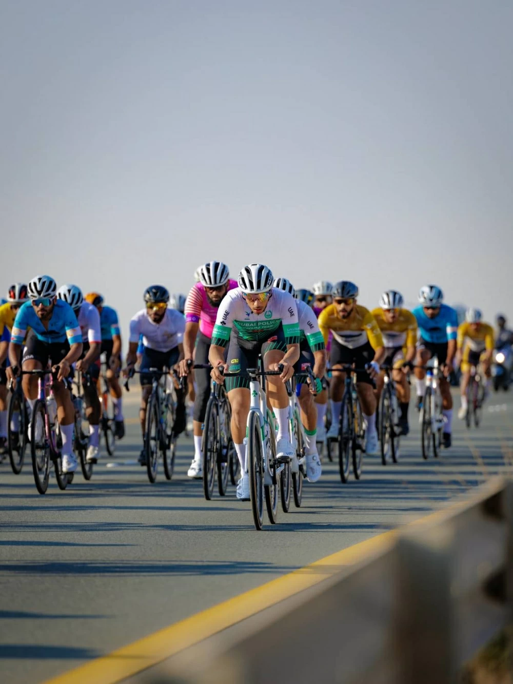 منافسة مثيرة في المرحلة الثانية من طواف ناصر بن حمد للدراجات الهوائية