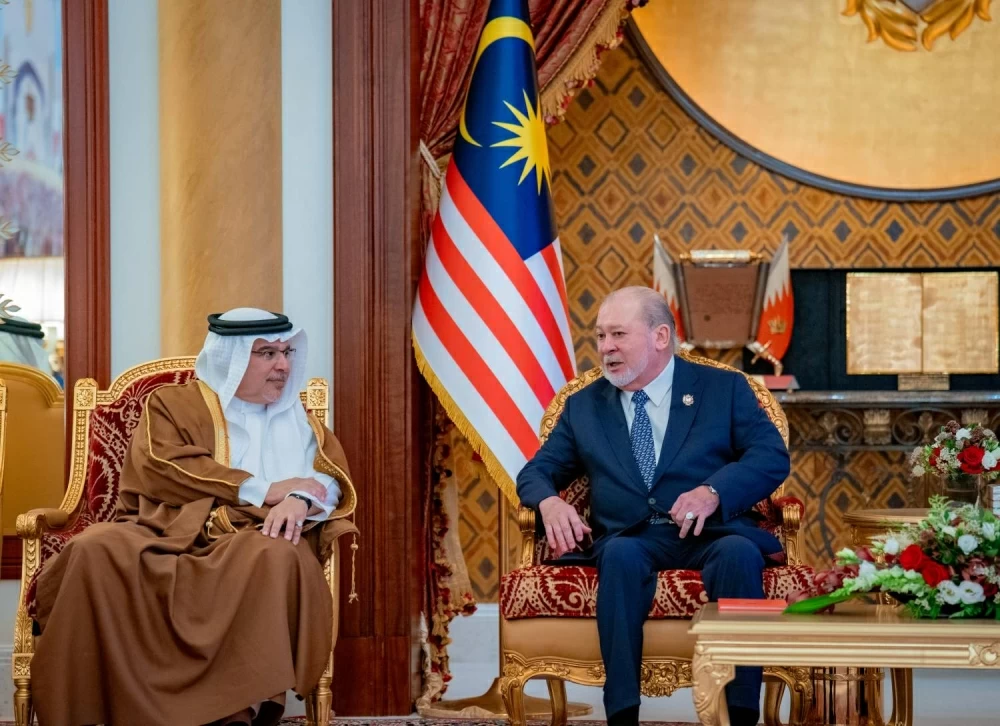 جلالة الملك يعقد اجتماعاً مع ملك مملكة ماليزيا