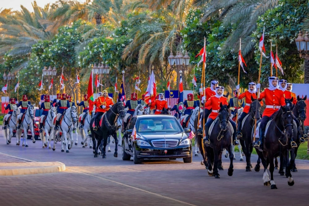 جلالة الملك يعقد اجتماعاً مع ملك مملكة ماليزيا