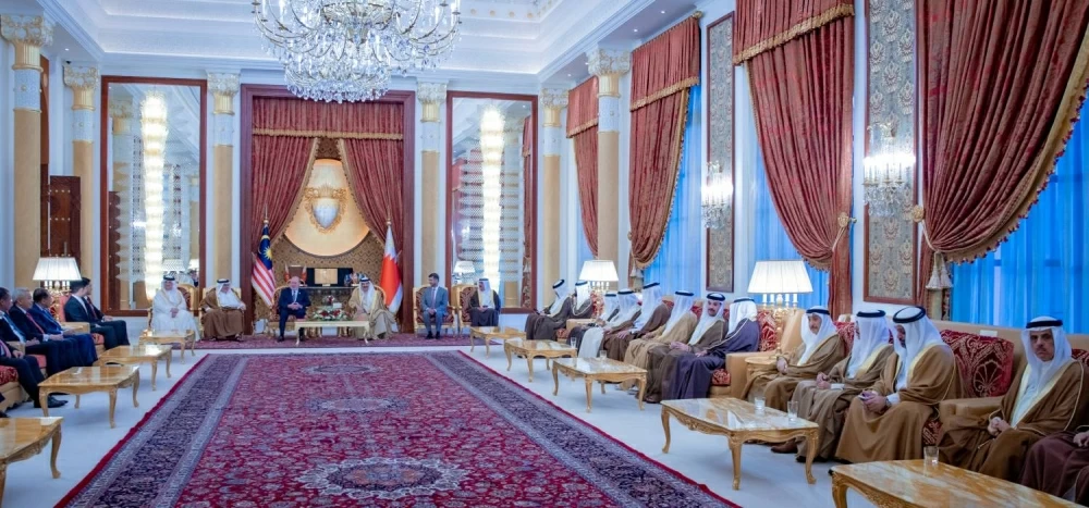 جلالة الملك يعقد اجتماعاً مع ملك مملكة ماليزيا