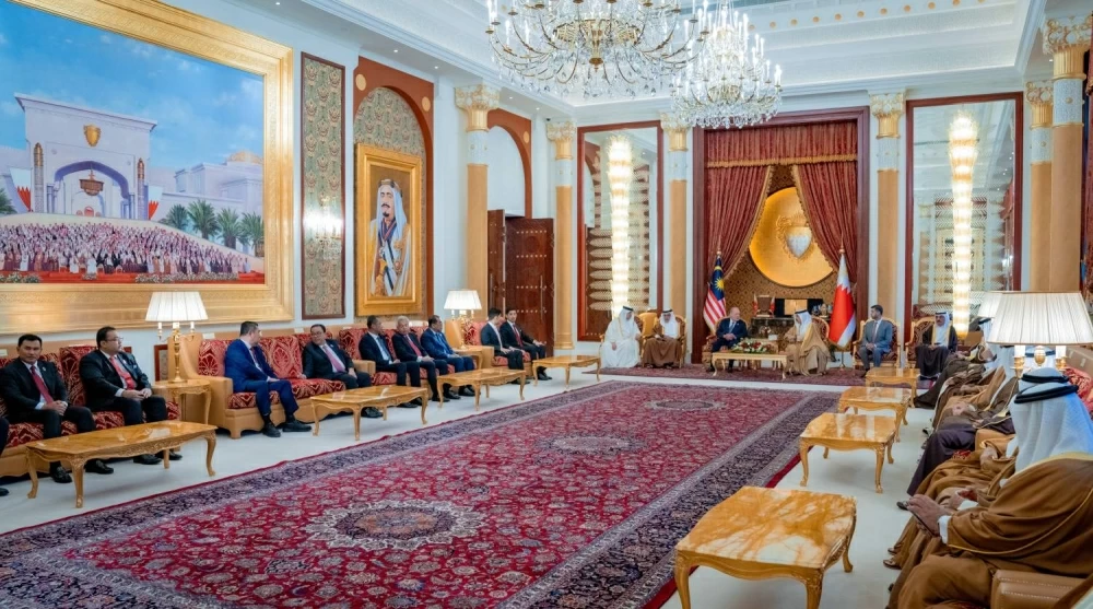 جلالة الملك يعقد اجتماعاً مع ملك مملكة ماليزيا