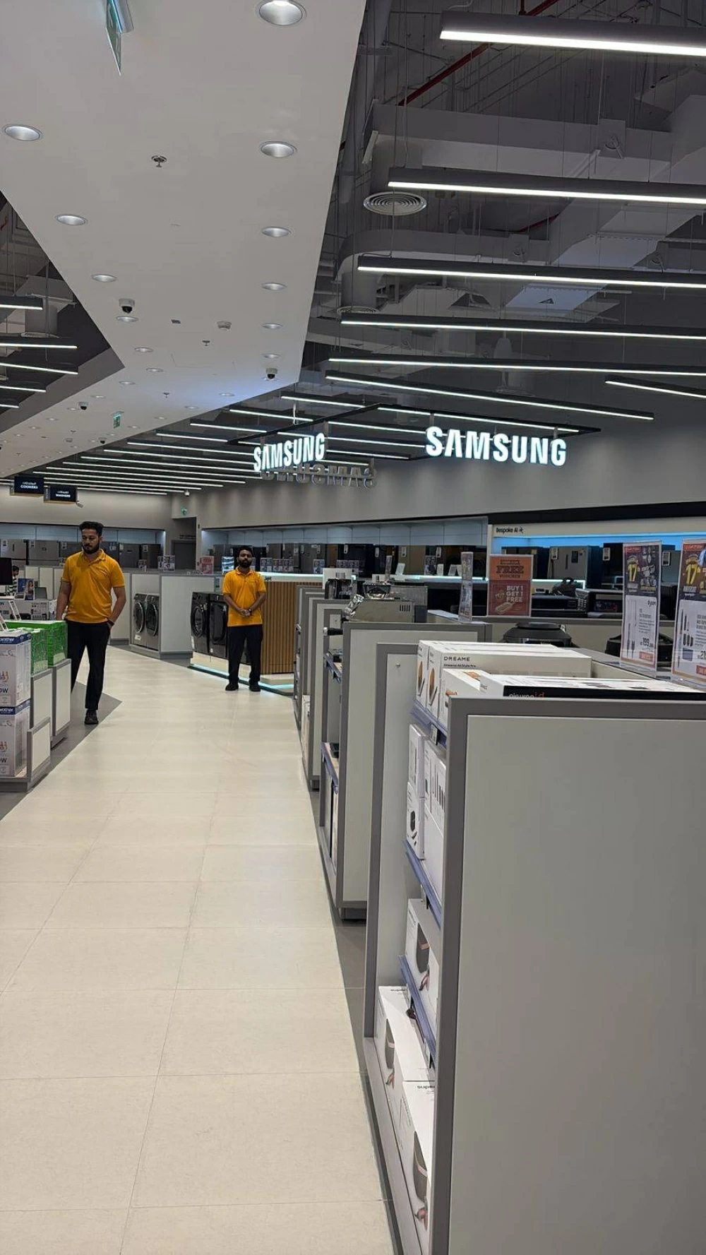 &laquo;شرف دي جي&raquo; يفتتح أبوابه في مجمع الأفنيوز قبل الافتتاح الرسمي