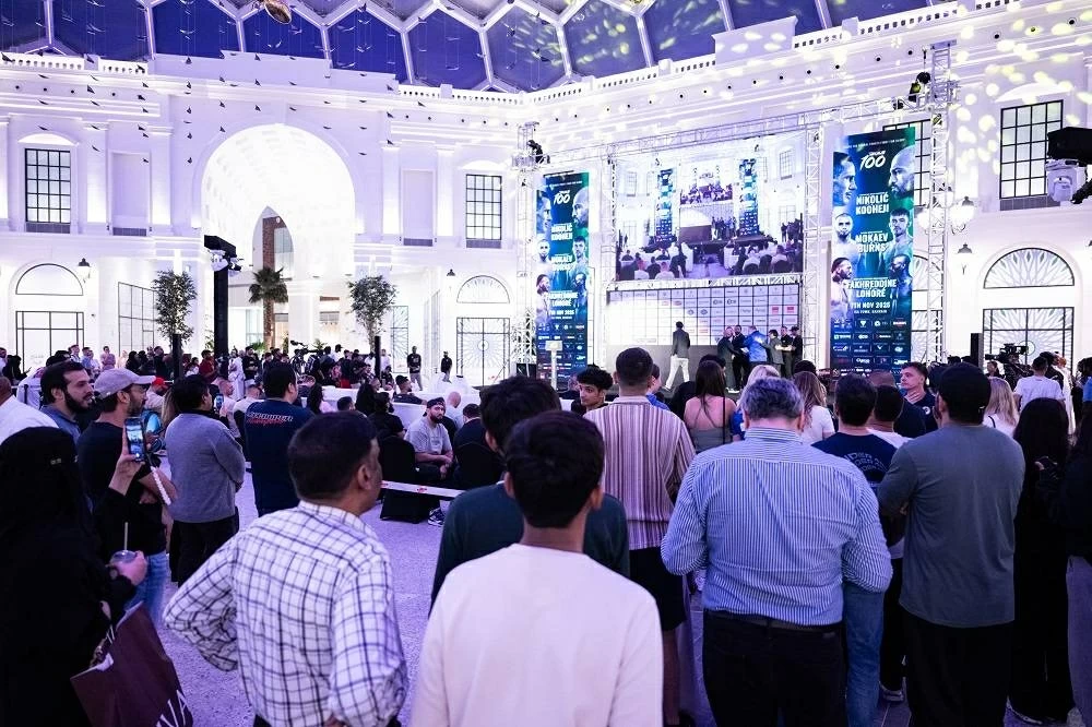 المنامة تحتضن أجواء نارية في مواجهة "فيس أوف" لمقاتلي BRAVE 100  بمجمع الأفنيوز