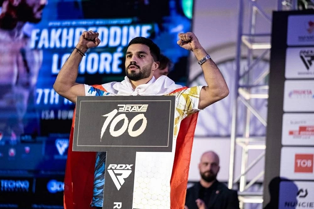 المنامة تحتضن أجواء نارية في مواجهة "فيس أوف" لمقاتلي BRAVE 100  بمجمع الأفنيوز