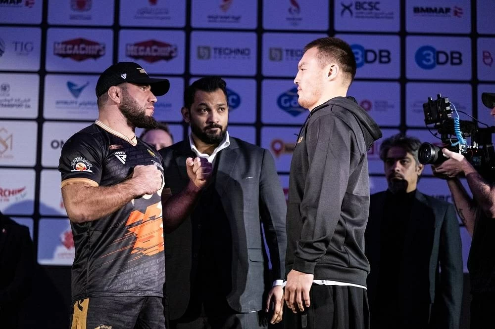 المنامة تحتضن أجواء نارية في مواجهة "فيس أوف" لمقاتلي BRAVE 100  بمجمع الأفنيوز