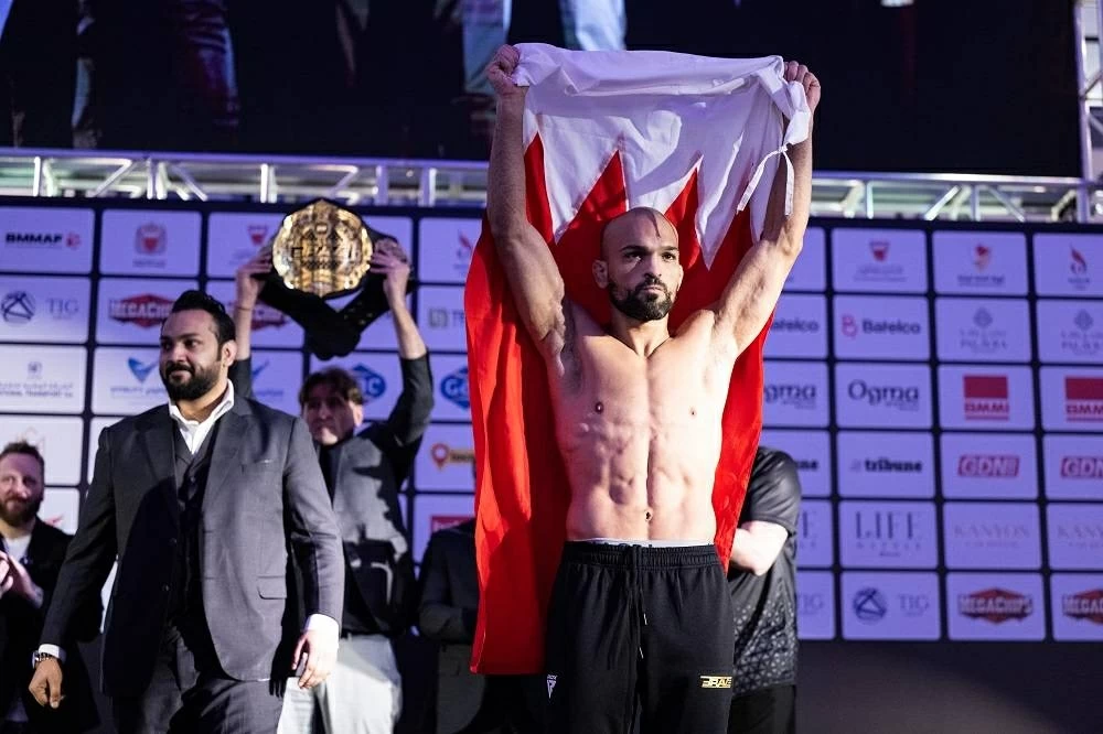 المنامة تحتضن أجواء نارية في مواجهة "فيس أوف" لمقاتلي BRAVE 100  بمجمع الأفنيوز