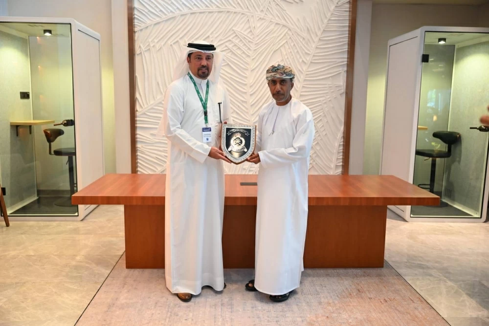 رئيس الجمارك يستقبل مدير عام الجمارك العماني