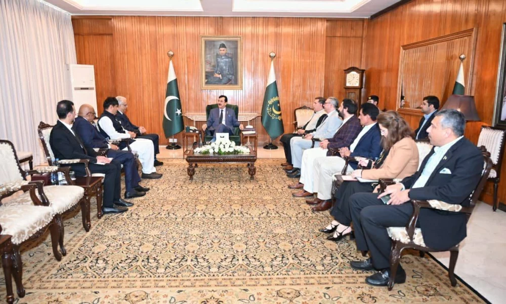 القائم بأعمال رئيس باكستان يستقبل رئيس الإتحاد الآسيوي لكرة القدم&nbsp;