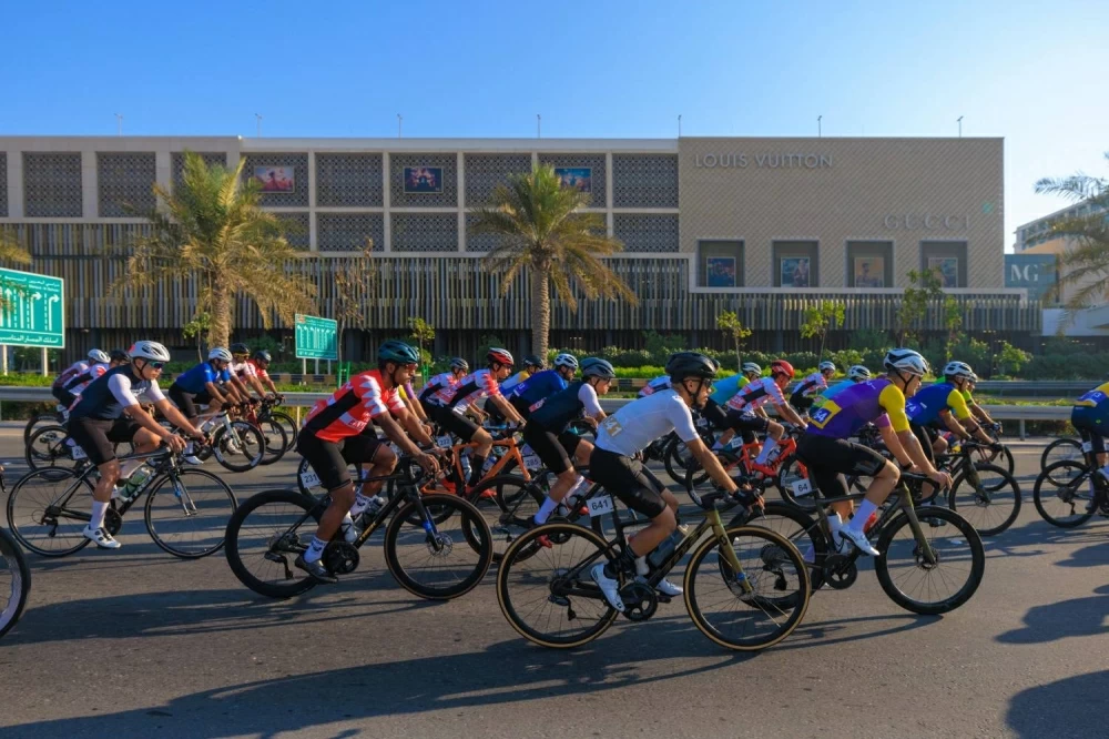 محمد حسن يتألق ويحصد ثلاثة قمصان في طواف ناصر بن حمد للهواة