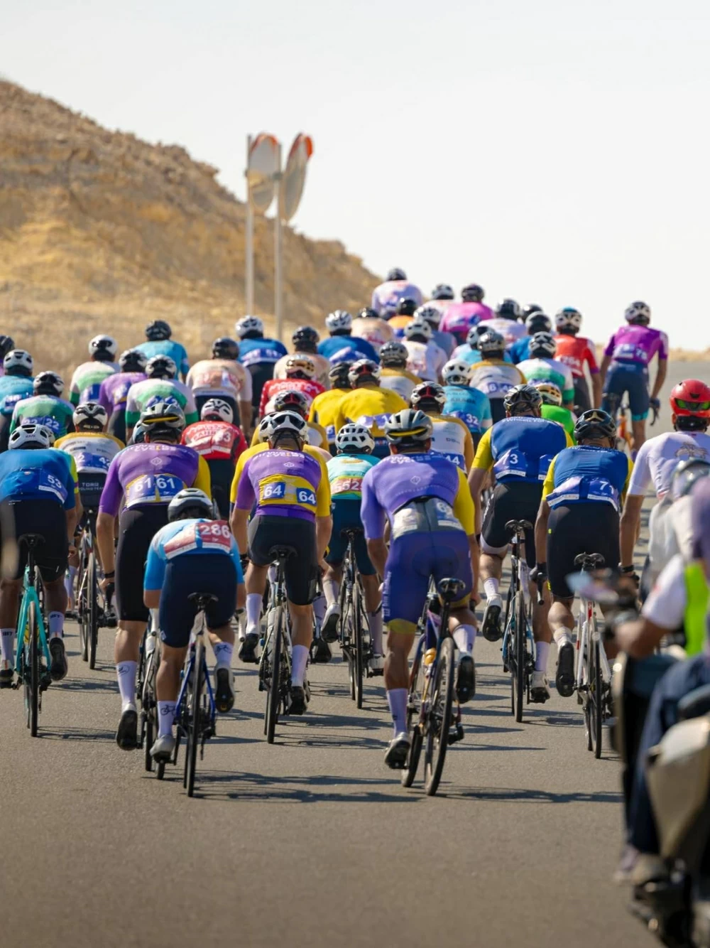 محمد حسن يتألق ويحصد ثلاثة قمصان في طواف ناصر بن حمد للهواة