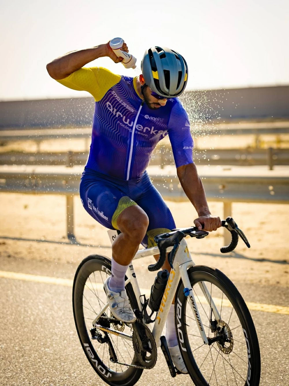 محمد حسن يتألق ويحصد ثلاثة قمصان في طواف ناصر بن حمد للهواة