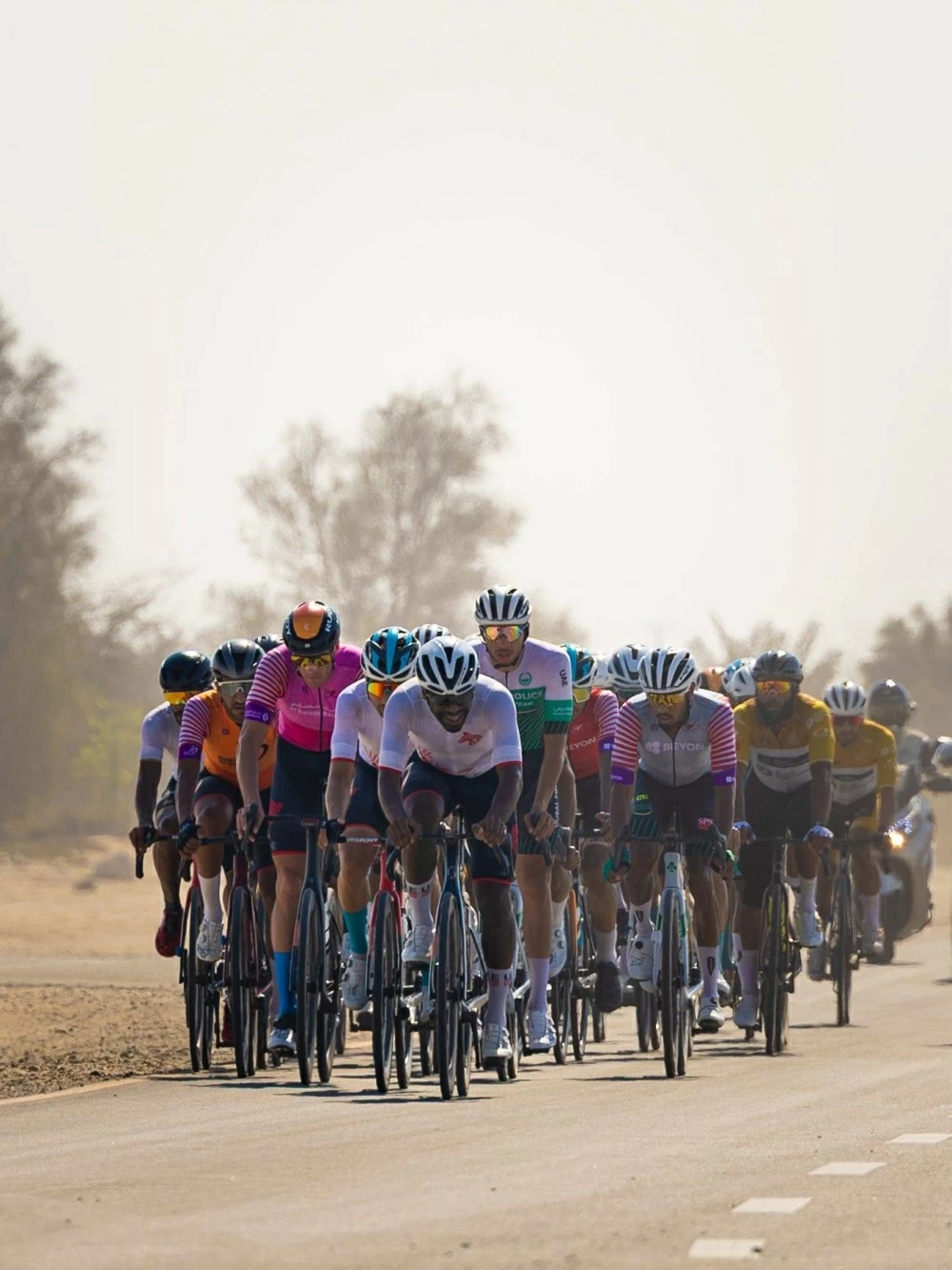 محمد حسن يتألق ويحصد ثلاثة قمصان في طواف ناصر بن حمد للهواة