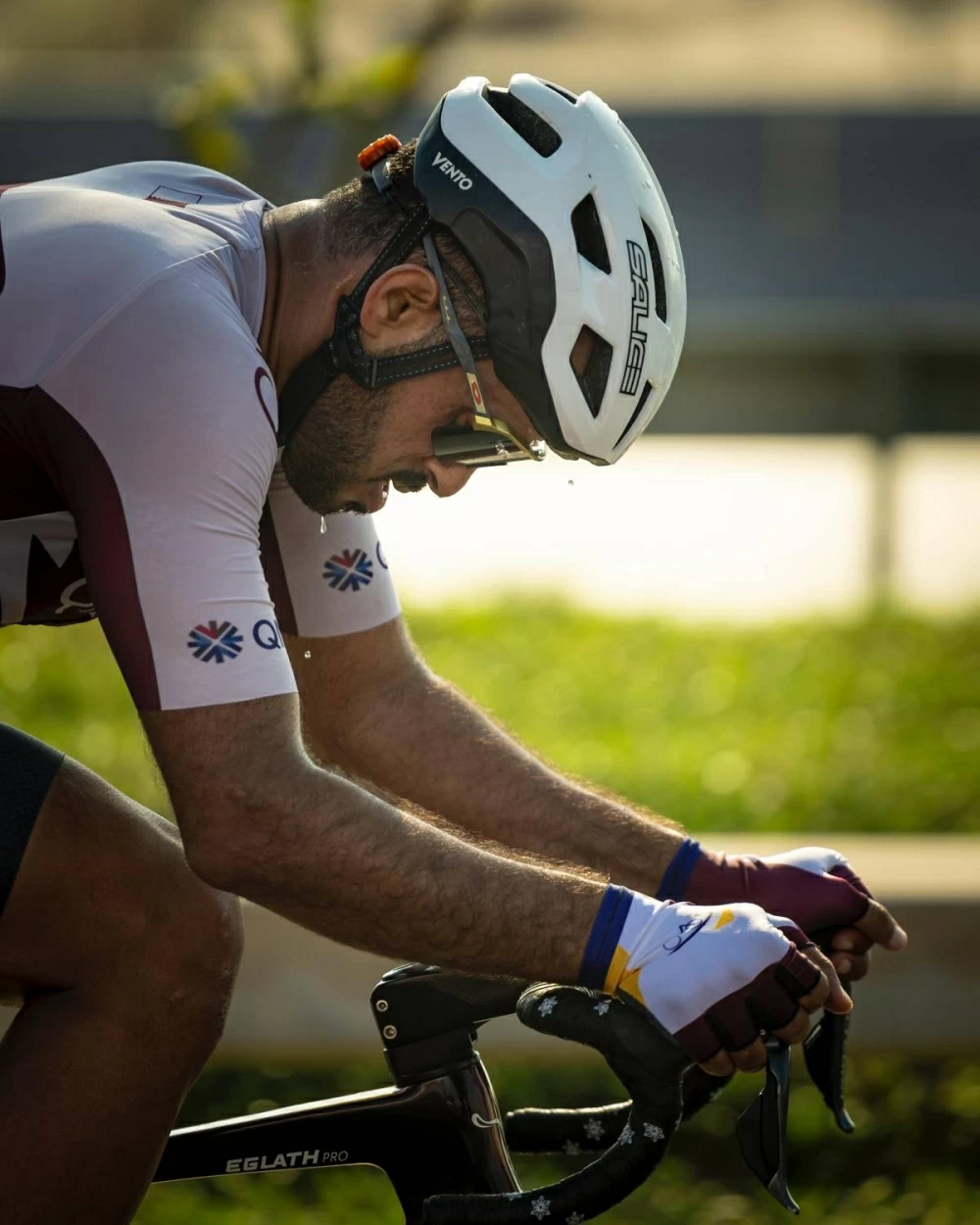 محمد حسن يتألق ويحصد ثلاثة قمصان في طواف ناصر بن حمد للهواة