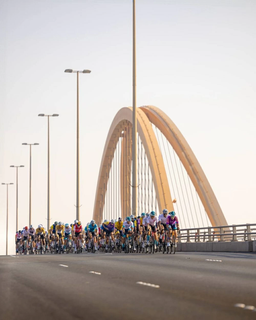 محمد حسن يتألق ويحصد ثلاثة قمصان في طواف ناصر بن حمد للهواة