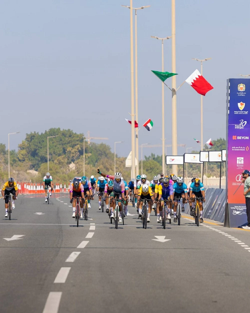 محمد حسن يتألق ويحصد ثلاثة قمصان في طواف ناصر بن حمد للهواة