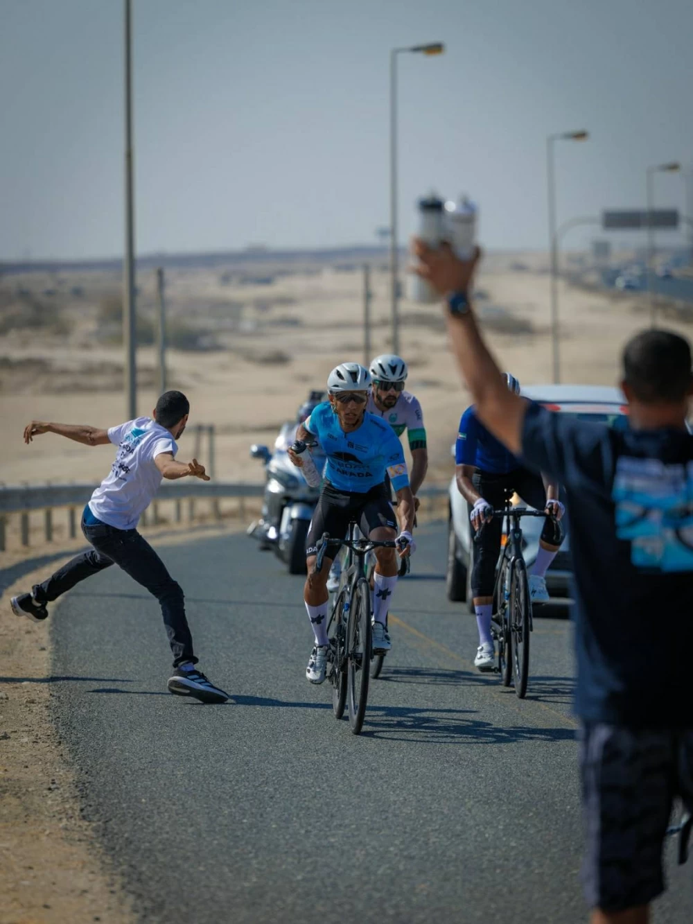 محمد حسن يتألق ويحصد ثلاثة قمصان في طواف ناصر بن حمد للهواة
