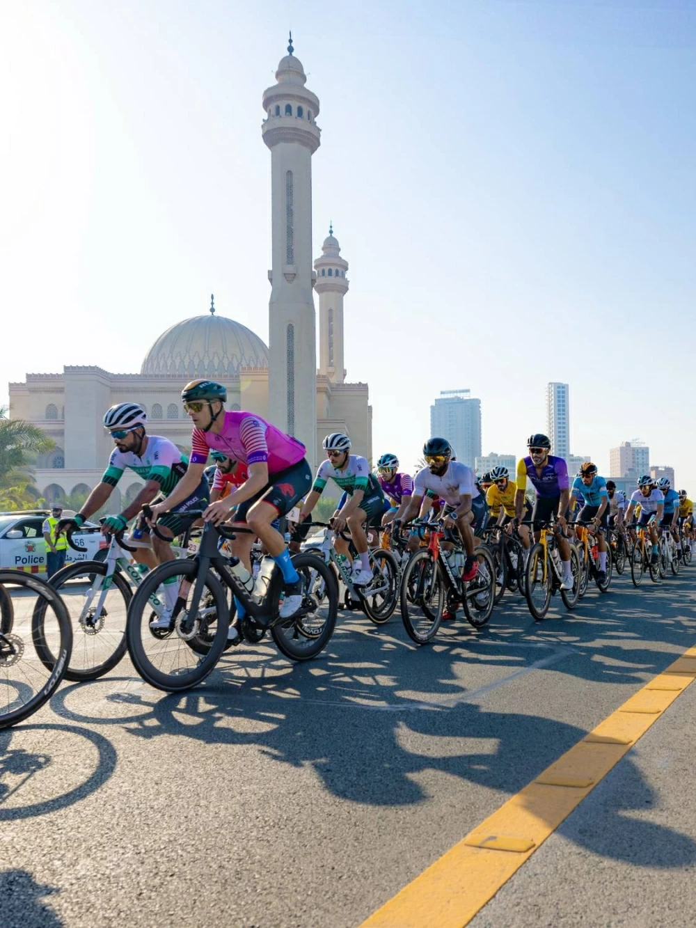 محمد حسن يتألق ويحصد ثلاثة قمصان في طواف ناصر بن حمد للهواة