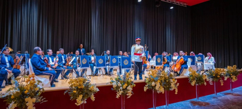 الملك يستقبل ملك ماليزيا ويعقدان جلسة مباحثات موسعة