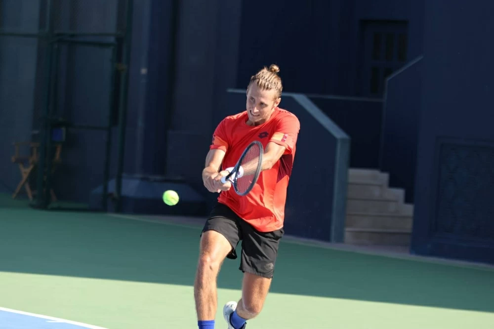 نصف نهائي ملتهب في بطولة المنامة المفتوحة للتنس