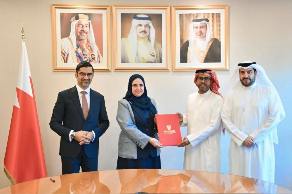 "البلديات" توقّع اتفاقيات تخصيص 6 أراضٍ زراعية للمزارعين البحرينيين في هورة عالي