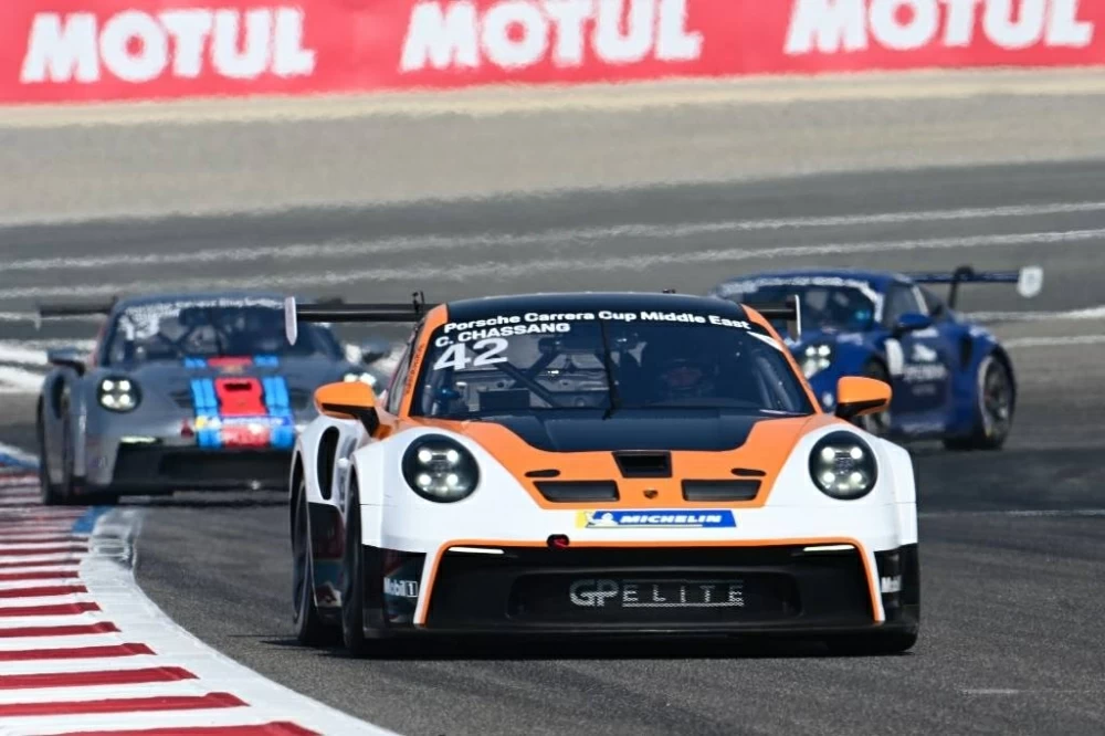 تايتشي واتاراي يخطف لقب الجولة الأولى من بطولة بورشه كاريرا الشرق الأوسط