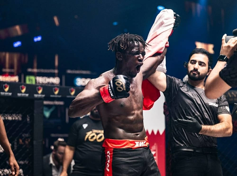 موكاييف يضرب من جديد ويحقق اللقب العالمي في وزن الذبابة