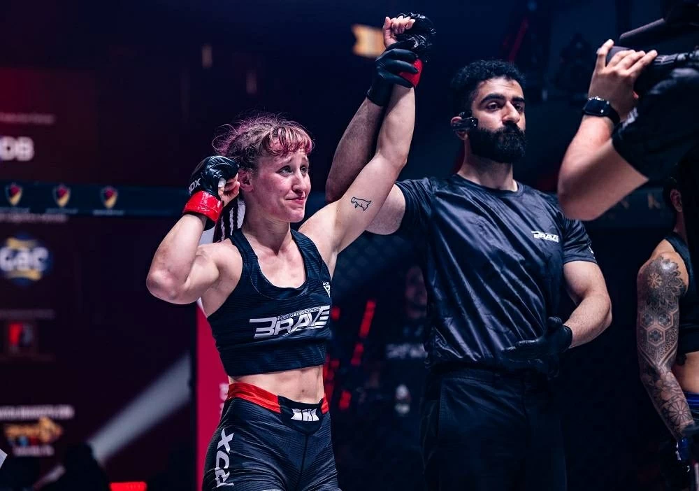 موكاييف يضرب من جديد ويحقق اللقب العالمي في وزن الذبابة