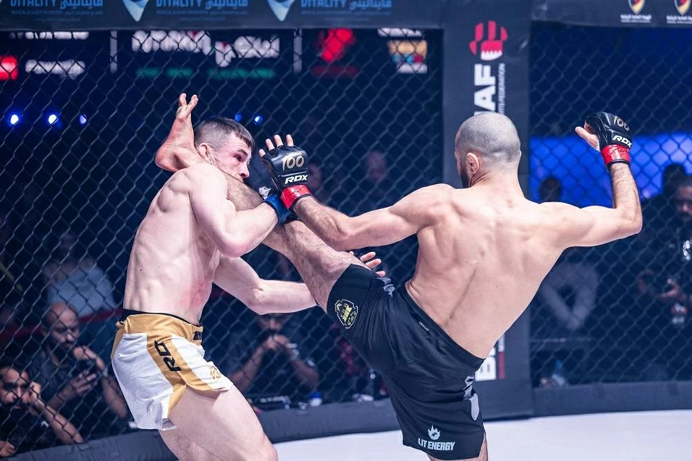 موكاييف يضرب من جديد ويحقق اللقب العالمي في وزن الذبابة