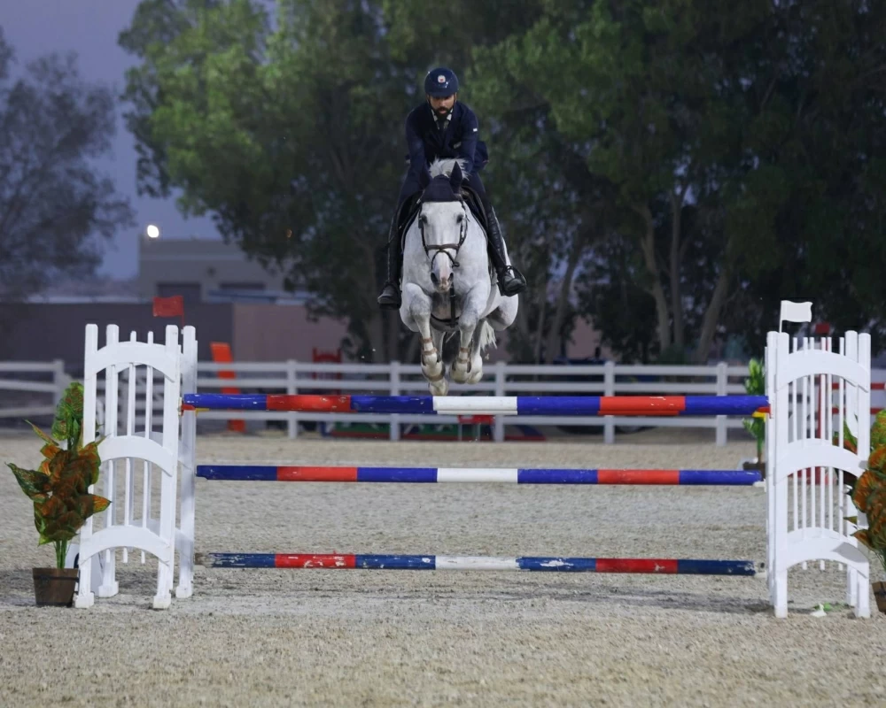 فريق وزارة الداخلية لقفز الحواجز يحقق المركز الأول في المسابقة الكبرى لافتتاح موسم قفز الحواجز