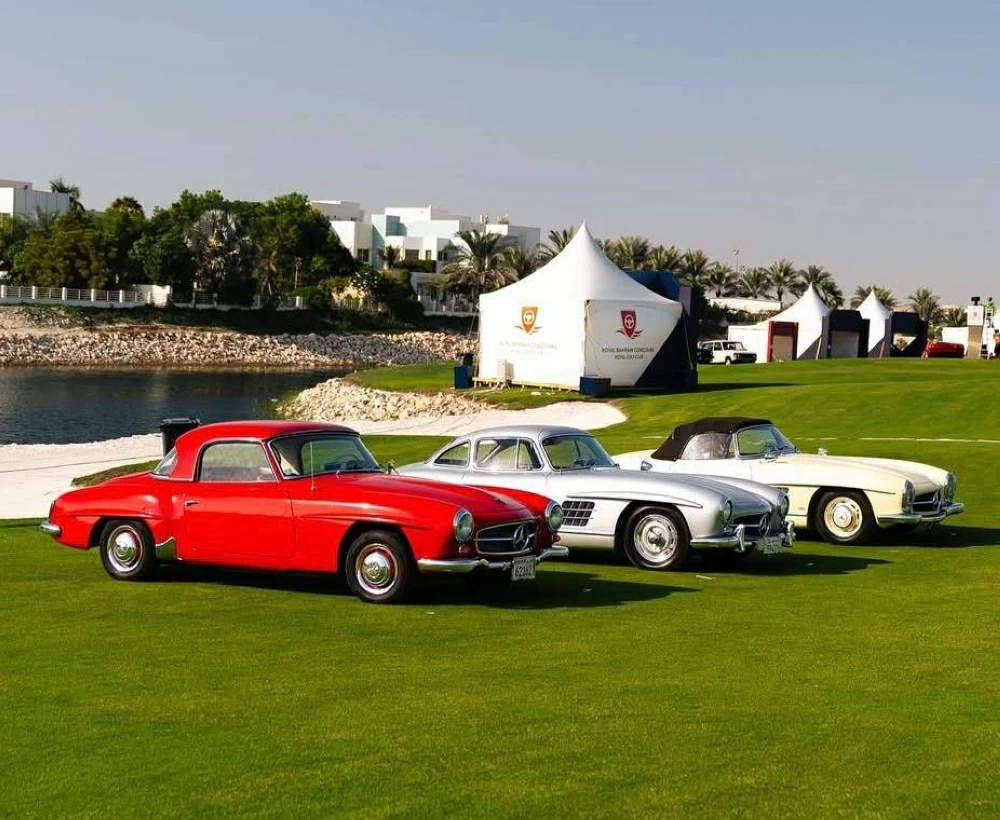 فخامة السيارات الكلاسيكية تجتمع بطفرة السيارات الرياضية في البحرين