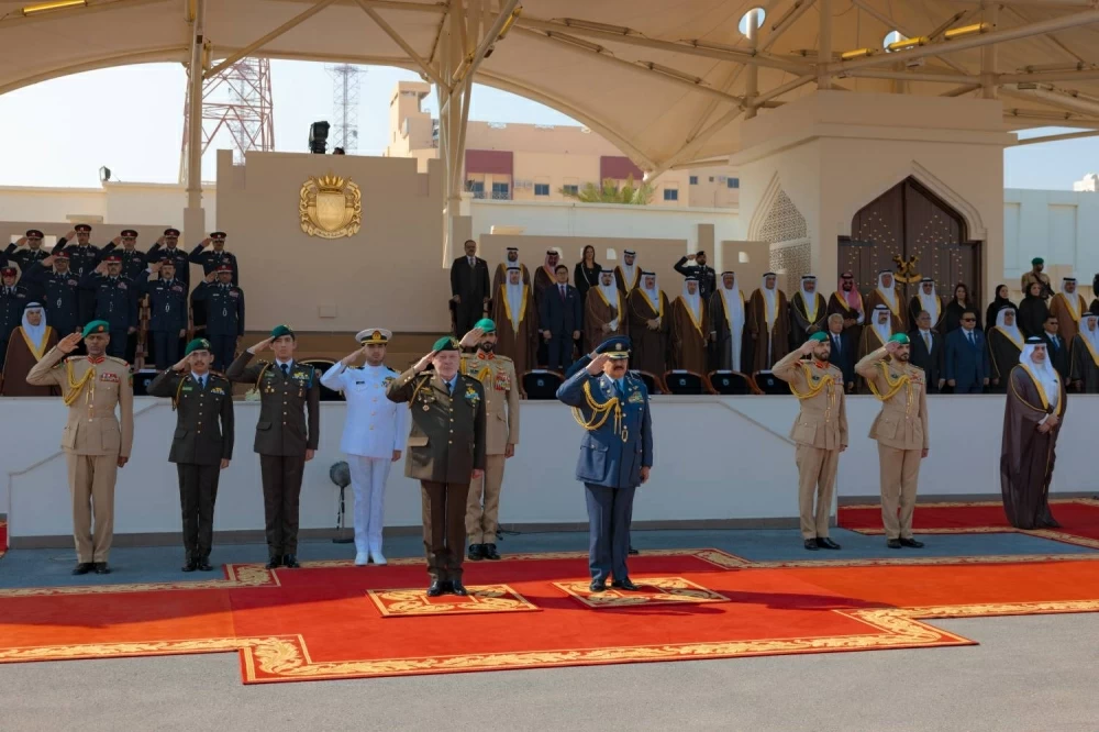 الملك وملك ماليزيا يقومان بزيارة إلى قلعة الشرطة