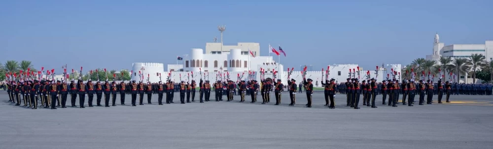 الملك وملك ماليزيا يقومان بزيارة إلى قلعة الشرطة
