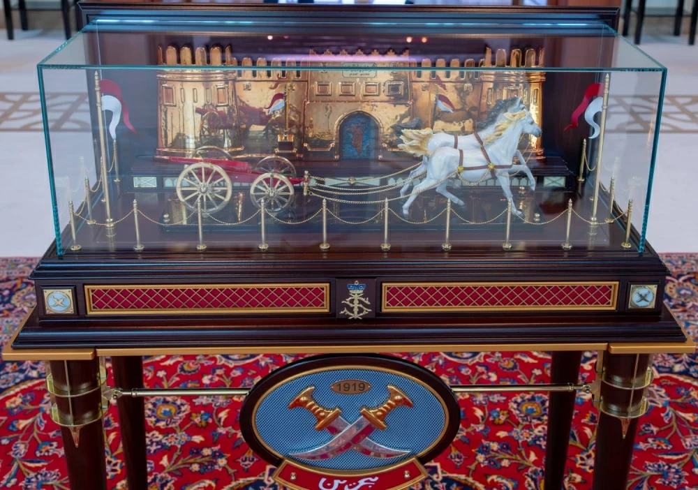 الملك وملك ماليزيا يقومان بزيارة إلى قلعة الشرطة