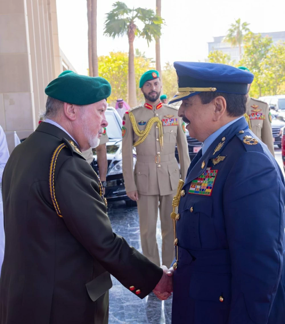 الملك وملك ماليزيا يقومان بزيارة إلى قلعة الشرطة