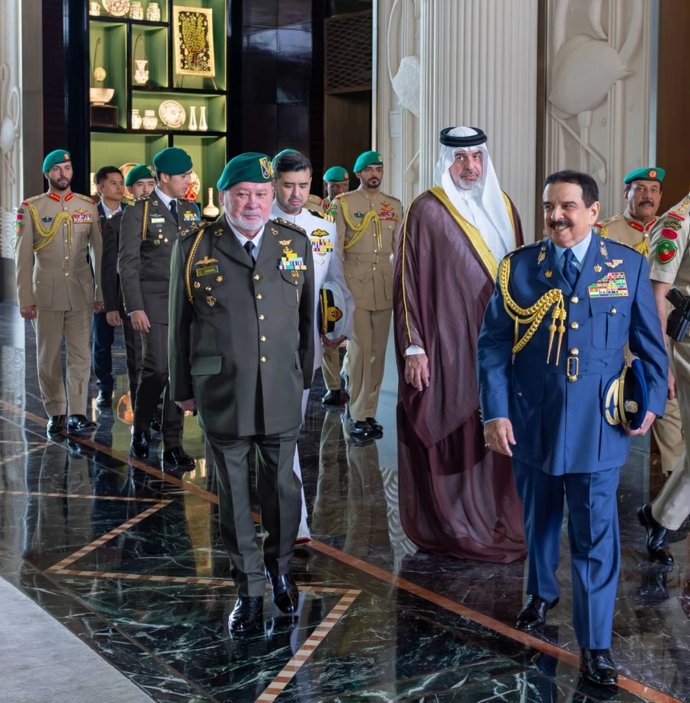 الملك وملك ماليزيا يقومان بزيارة إلى قلعة الشرطة